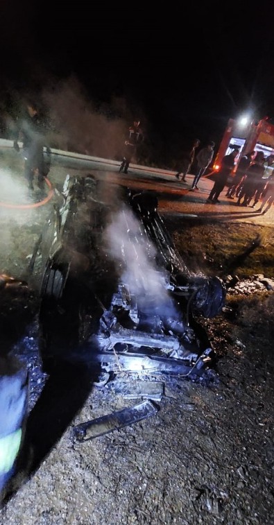 Muğla korkutan olay! Alev alev yanan araçtan sağ çıktı!